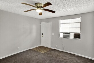 5634 Astor Pl in Jacksonville, FL - Building Photo - Building Photo