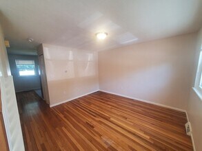 174 Pine St, Unit 27 in Holbrook, MA - Building Photo - Building Photo