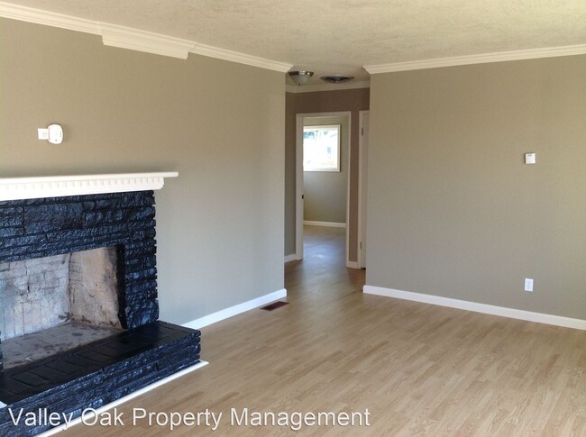 117 E Fairmont Ave in Modesto, CA - Building Photo - Building Photo