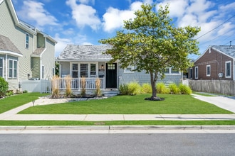 213 E Syracuse Ave in Wildwood Crest, NJ - Building Photo - Building Photo