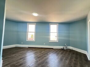 224 Old Bergen Rd, Unit 3 in Jersey City, NJ - Building Photo - Building Photo