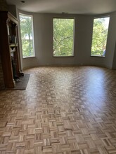 325 W Wisconsin St, Unit 2W in Chicago, IL - Building Photo - Building Photo