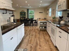 79 Barbour Rd in Hampton, NH - Building Photo - Building Photo