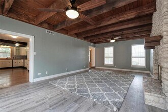 2105 Vivian Dr in Round Rock, TX - Building Photo - Building Photo