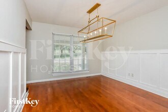 1387 Still House Creek Rd in Chesterfield, MO - Building Photo - Building Photo