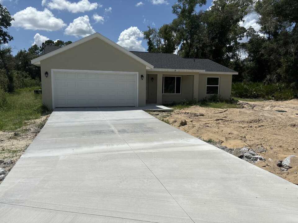 18 Malauka Radial Run Rd in Ocklawaha, FL - Building Photo