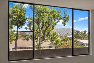 370 Kawaihae St in Honolulu, HI - Building Photo - Building Photo