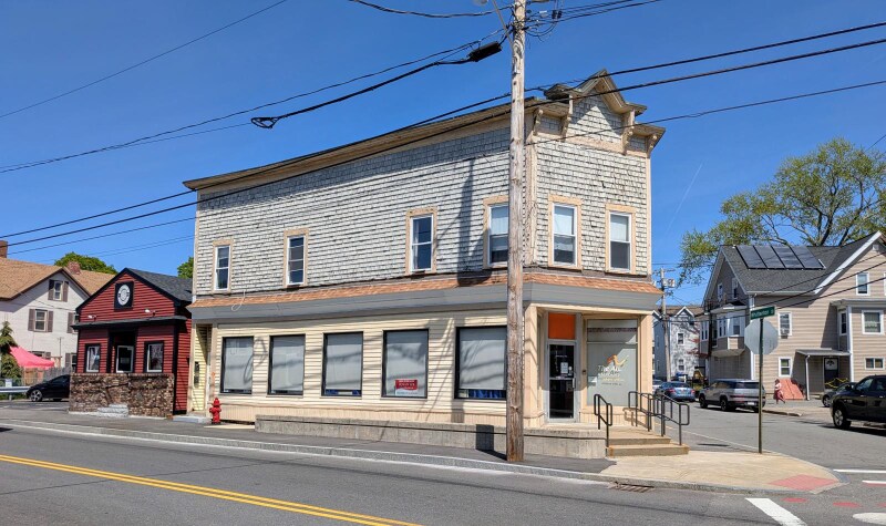 437 Bay St in Taunton, MA - Building Photo