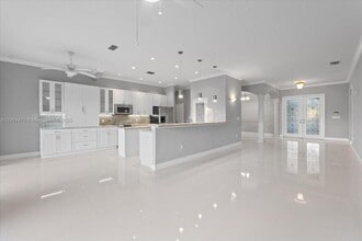 16640 NW 86th Ct in Miami Lakes, FL - Building Photo - Building Photo