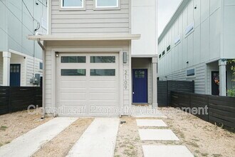 2109 Schley Ave in San Antonio, TX - Building Photo - Building Photo
