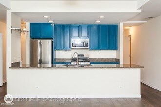 2307 W Wolfram St-Unit -Apt 214 in Chicago, IL - Building Photo - Building Photo