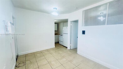 2239 NW 87th St-Unit -2 in Miami, FL - Building Photo - Building Photo
