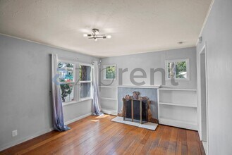 3400 Seminary Ave in Oakland, CA - Foto de edificio - Building Photo