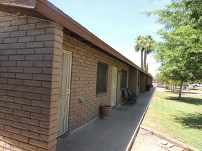 Thunderbird Apt. in Chandler, AZ - Building Photo - Building Photo