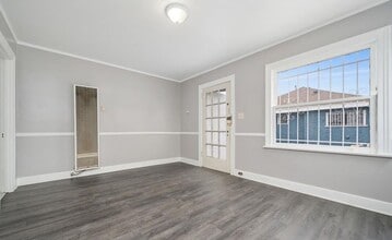 454 W 59th Pl in Los Angeles, CA - Building Photo - Building Photo