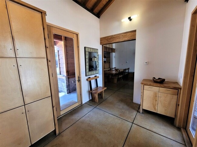 39046 Robin Rd in Big Bear Lake, CA - Building Photo - Building Photo