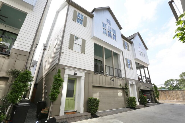 2226 Lou Ellen Ln in Houston, TX - Building Photo - Building Photo