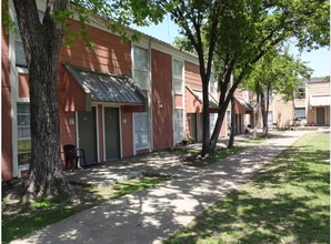 Northaven Park Apartments in Dallas, TX - Foto de edificio - Building Photo