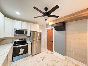 5842 Hobart St, Unit 3 in Pittsburgh, PA - Foto de edificio - Building Photo