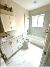 325 E Verdugo Ave in Burbank, CA - Building Photo - Building Photo