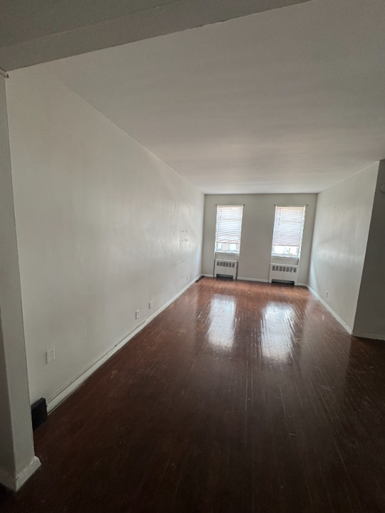 85 Easton Ave in New Brunswick, NJ - Building Photo