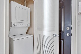 48 Peachtree Ave NE in Atlanta, GA - Building Photo - Building Photo