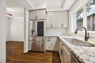 2113 Potomac Dr in Houston, TX - Building Photo - Building Photo