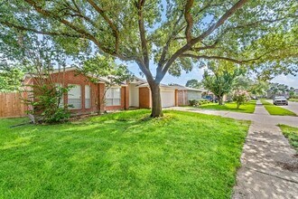 17043 Macleish Dr in Houston, TX - Building Photo - Building Photo