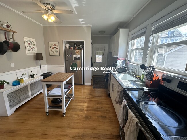 281 Alewife Brook Pky, Unit 2A in Somerville, MA - Building Photo - Building Photo
