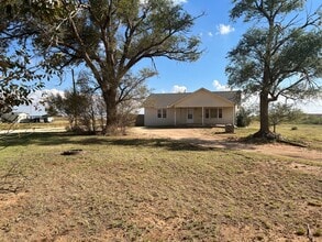2275 S Roosevelt Rd 9 in Portales, NM - Building Photo - Building Photo