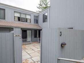 3 Forest Ln in Ridgefield, CT - Building Photo - Building Photo