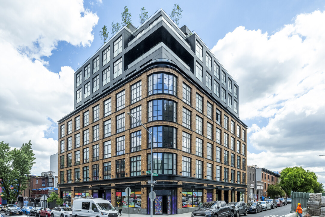 The Grand Pacific in Brooklyn, NY - Foto de edificio