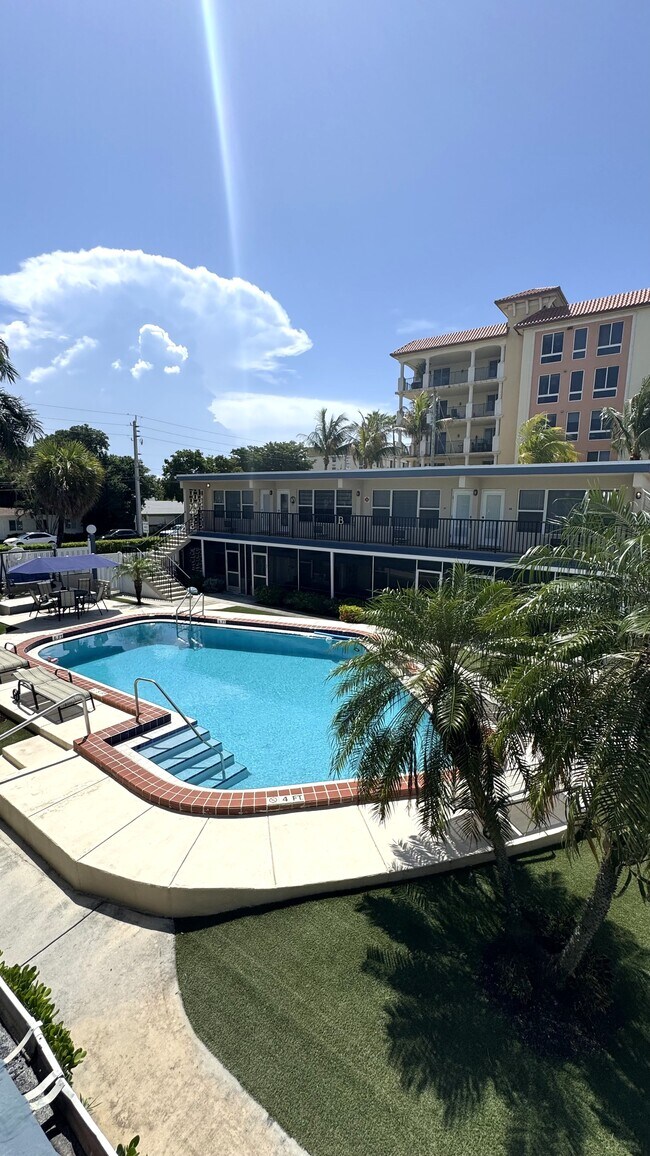 1960 NE 1st St, Unit 7D in Deerfield Beach, FL - Building Photo - Building Photo