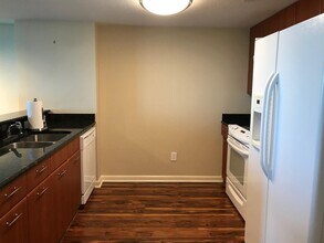 300 S Duval St in Tallahassee, FL - Foto de edificio - Building Photo