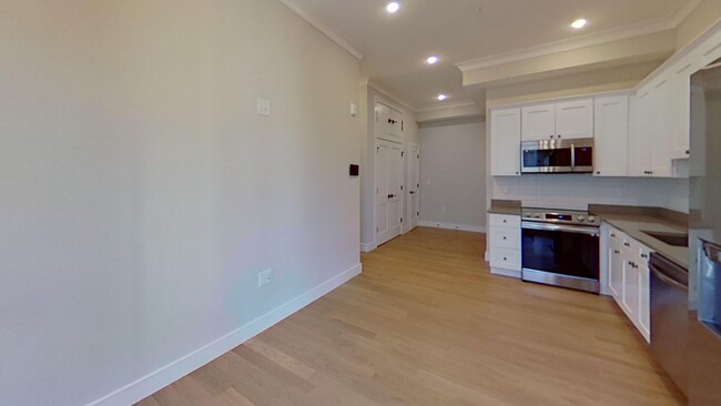 18-18 Highgate St in Boston, MA - Building Photo - Building Photo