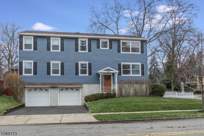 222 Ashland Ave in Bloomfield, NJ - Building Photo