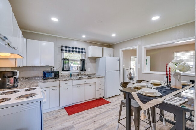 1923 Lake Ave in Pueblo, CO - Building Photo - Building Photo