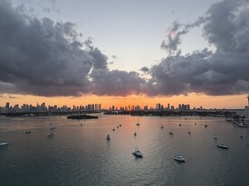1500 Bay Rd, Unit 1140 in Miami Beach, FL - Building Photo