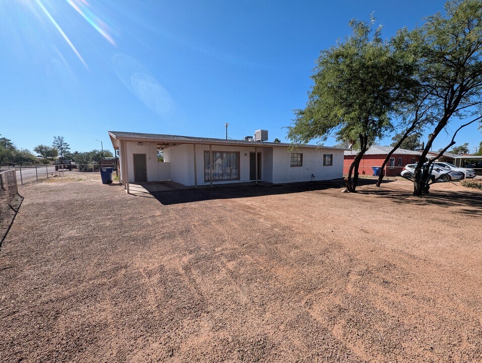5034 E 17th St in Tucson, AZ - Building Photo