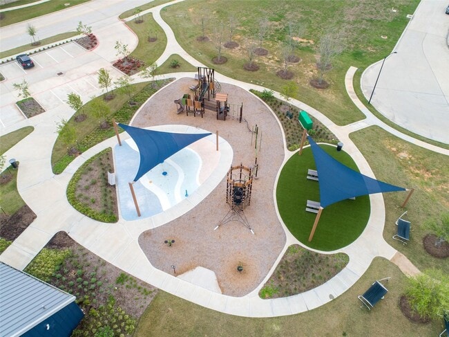 property at 32018 Crested Knl Ct