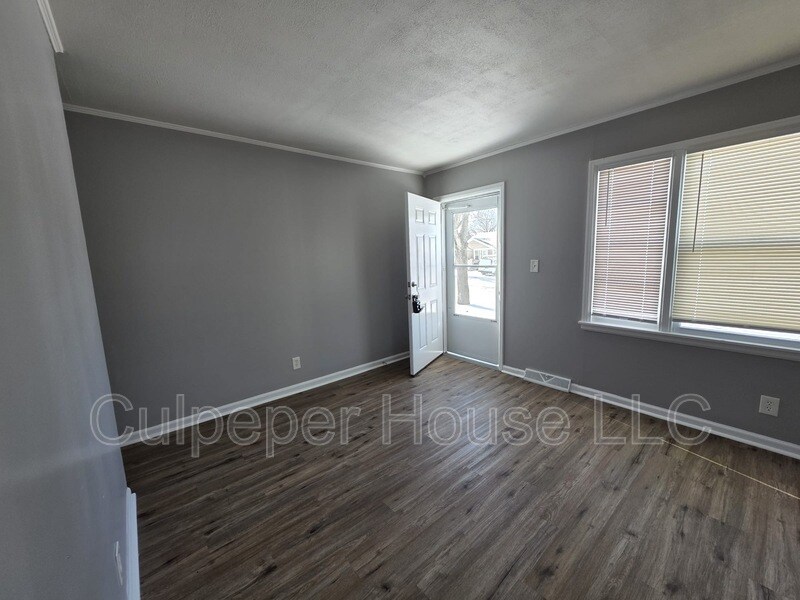 5858 Atwell Rd in Toledo, OH - Building Photo