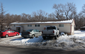 Barat Road Apartments in Grandview, MO - Building Photo