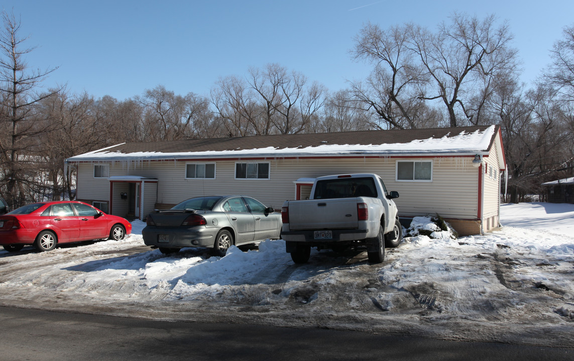 Barat Road Apartments in Grandview, MO - Foto de edificio