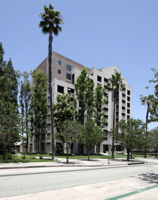 Anaheim Memorial Manor in Anaheim, CA - Building Photo - Building Photo