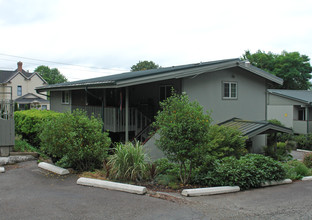 Bayview Apartments in Olympia, WA - Building Photo - Building Photo