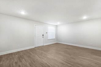 Artwalk Bucktown in Metairie, LA - Building Photo - Building Photo