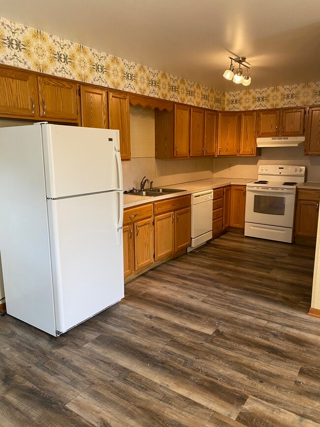 121 S West St, Unit B in Findlay, OH - Building Photo - Building Photo