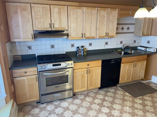 79 Main St, Unit 1st Fl in Binghamton, NY - Building Photo - Building Photo