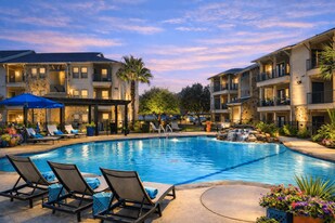 Azul Apartment Homes in San Antonio, TX - Building Photo