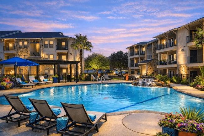 Azul Apartment Homes